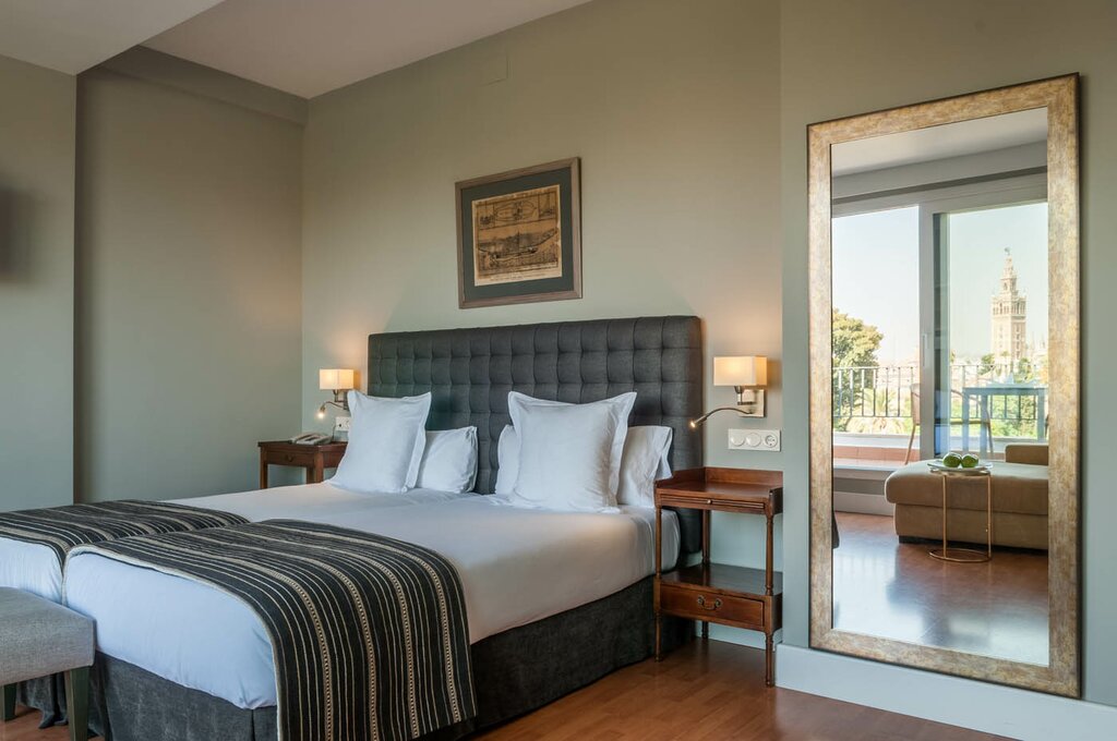 Hotel775