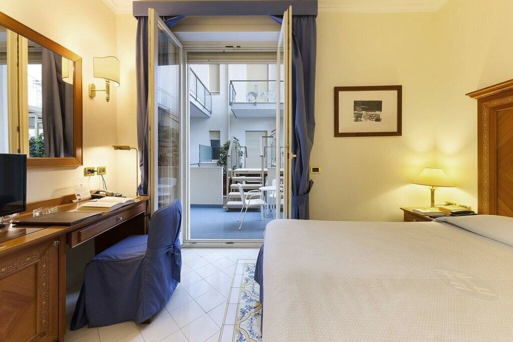 Hotel2