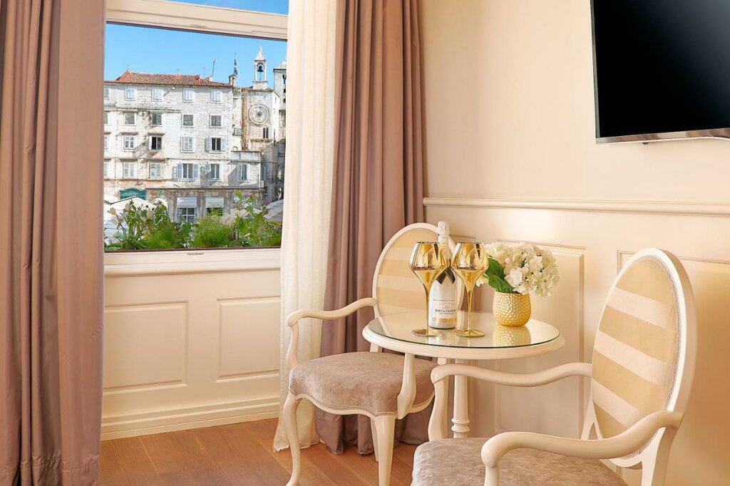 Hotel1353