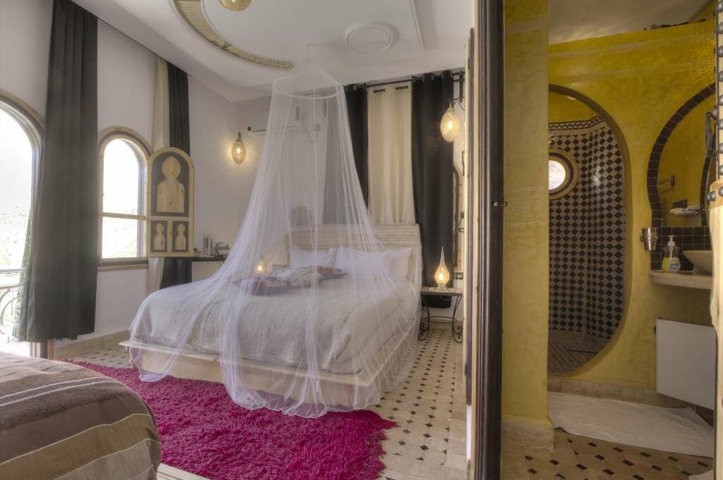 Hotel64