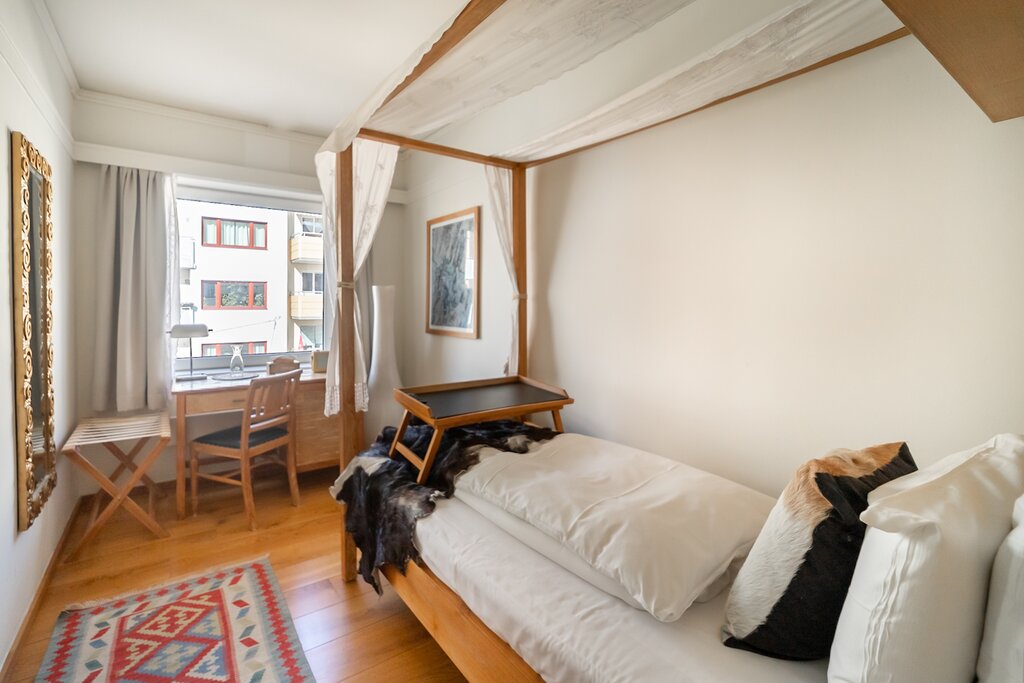 Hotel383