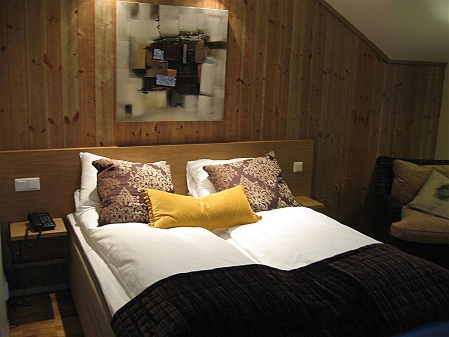 Hotel369