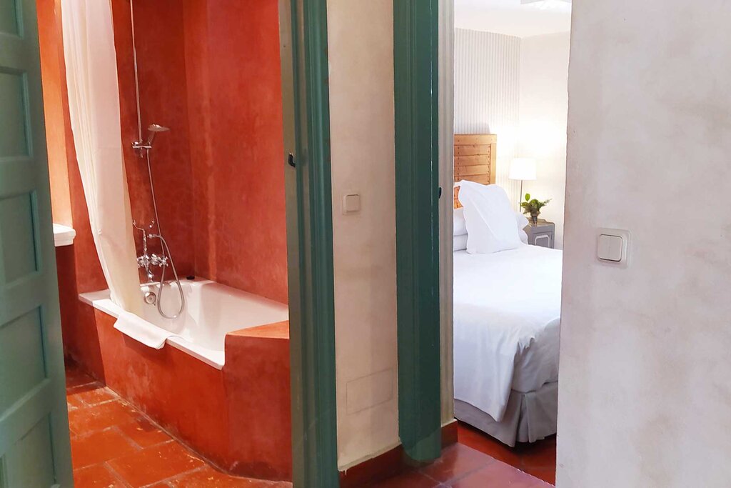 Hotel678