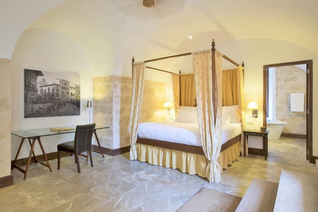 Hotel972
