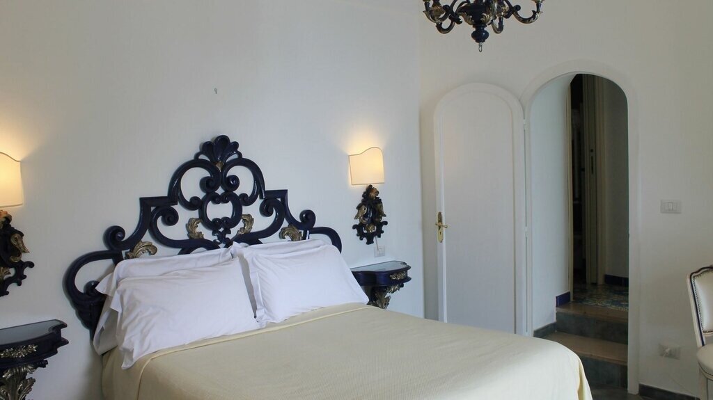 Hotel49