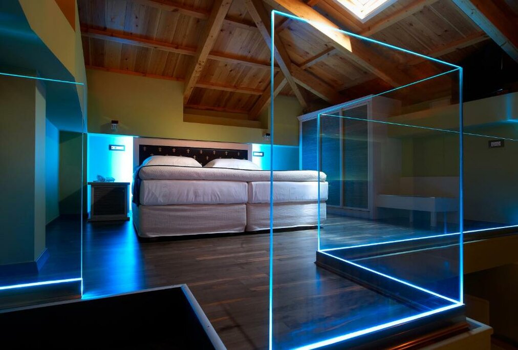Hotel599