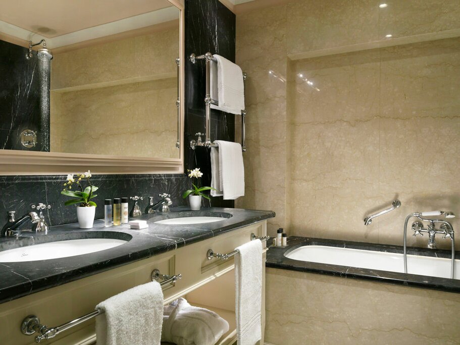 Hotel43