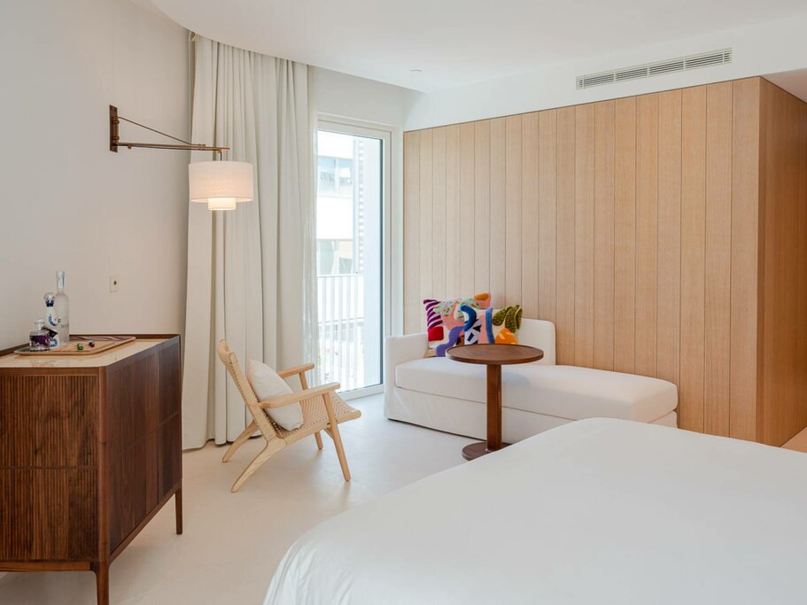 Hotel932