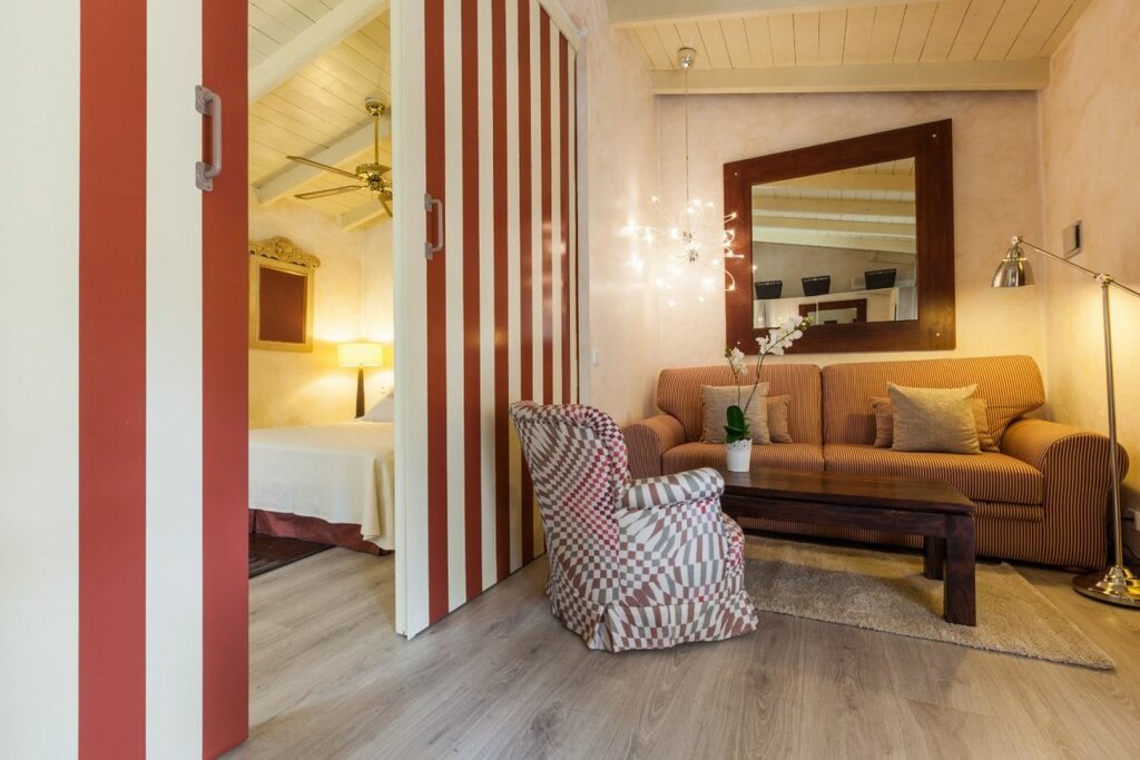 Hotel1099