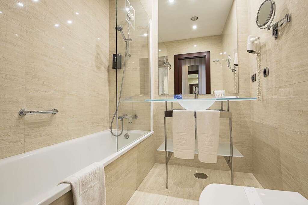 Hotel858