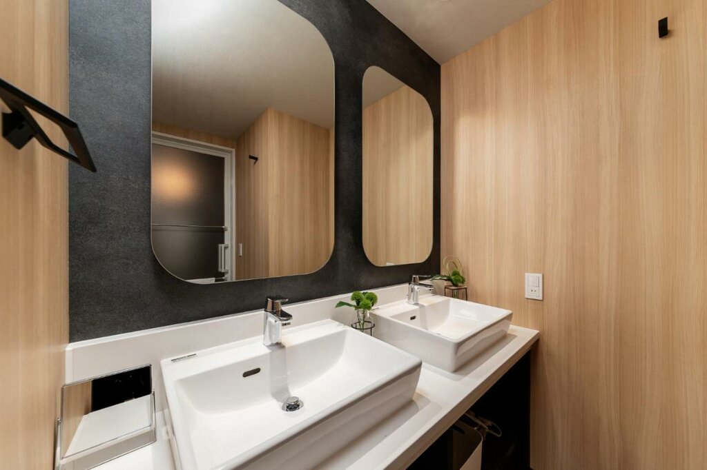 Hotel142