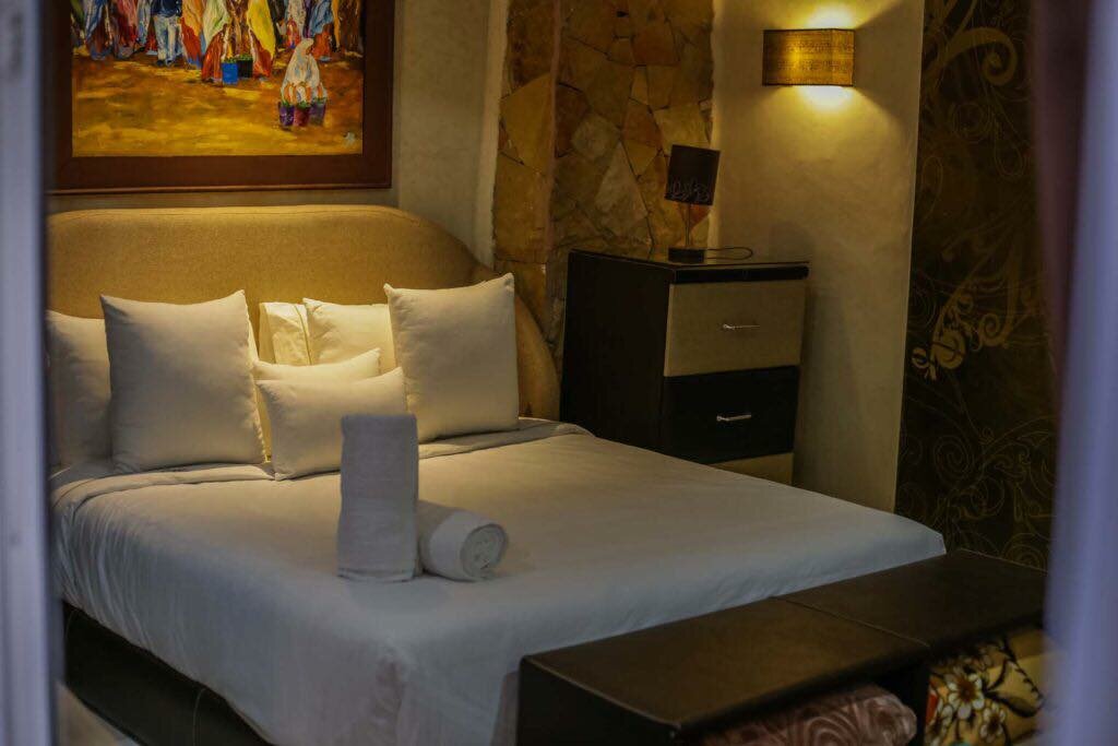 Hotel87