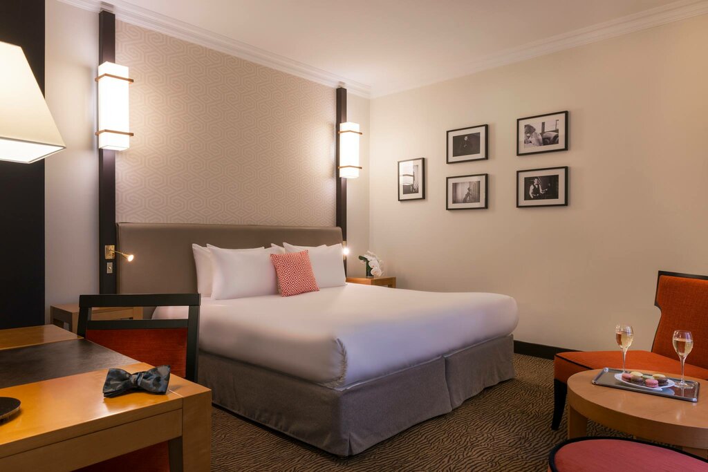 Hotel1300