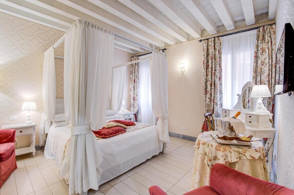 Hotel7