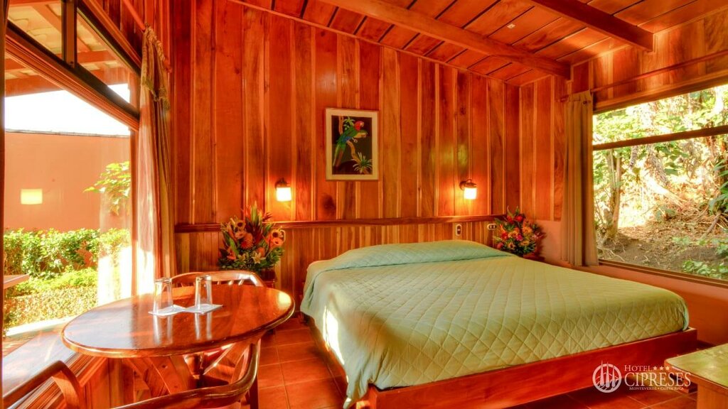 Hotel284