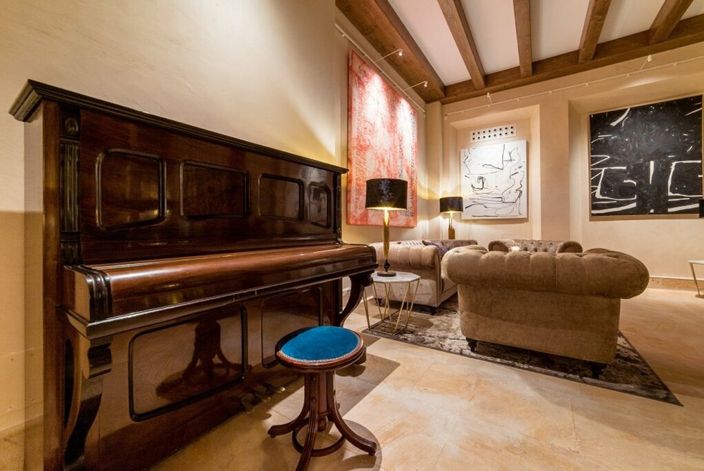 Hotel838