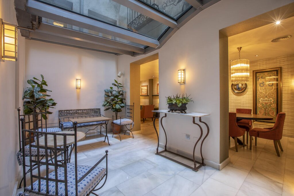 Hotel715