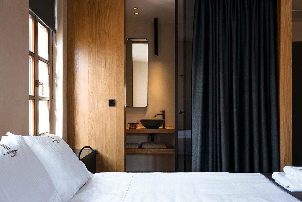 Hotel593
