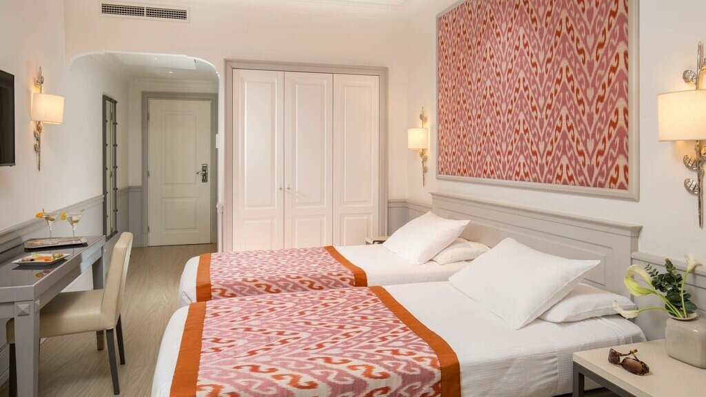 Hotel27