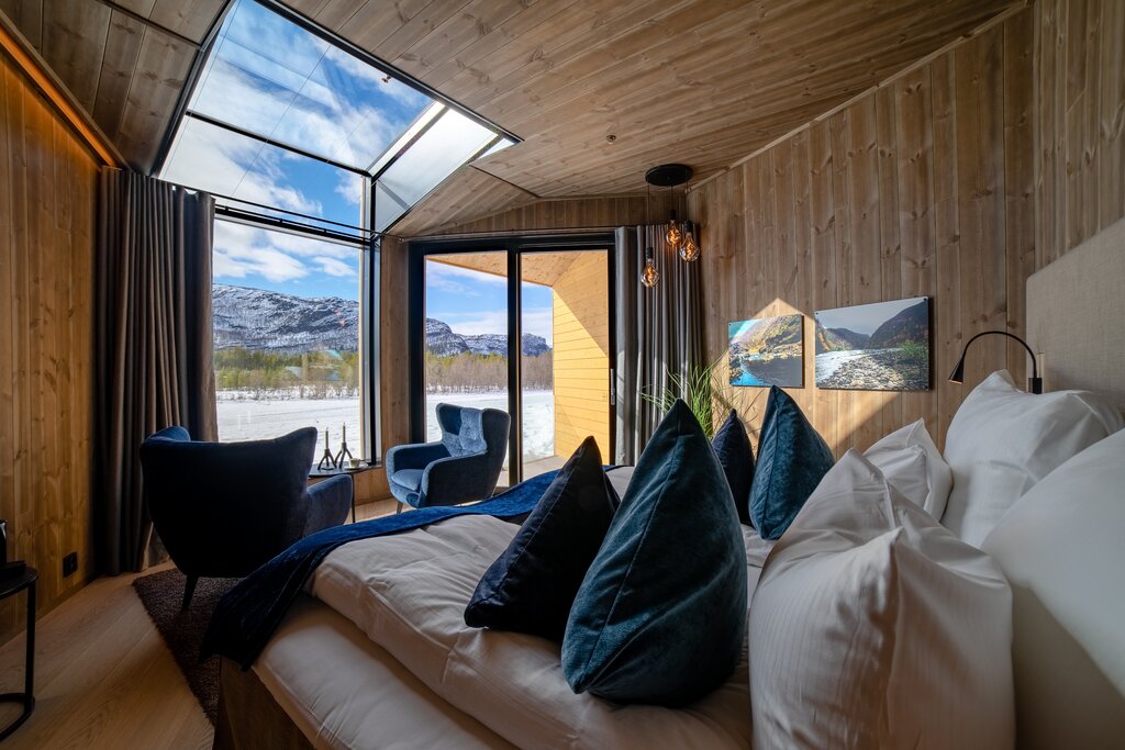 Hotel374