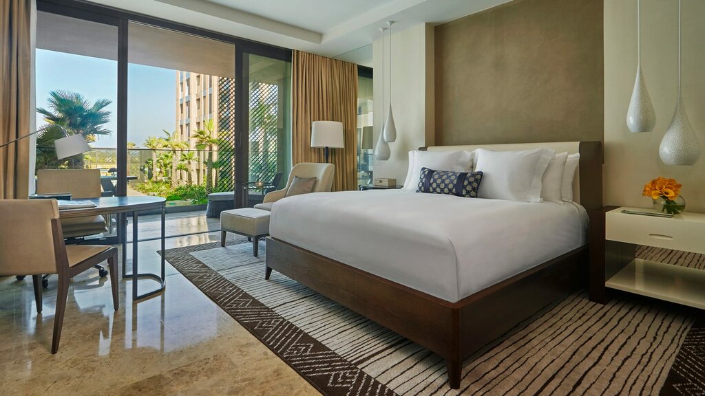 Hotel102