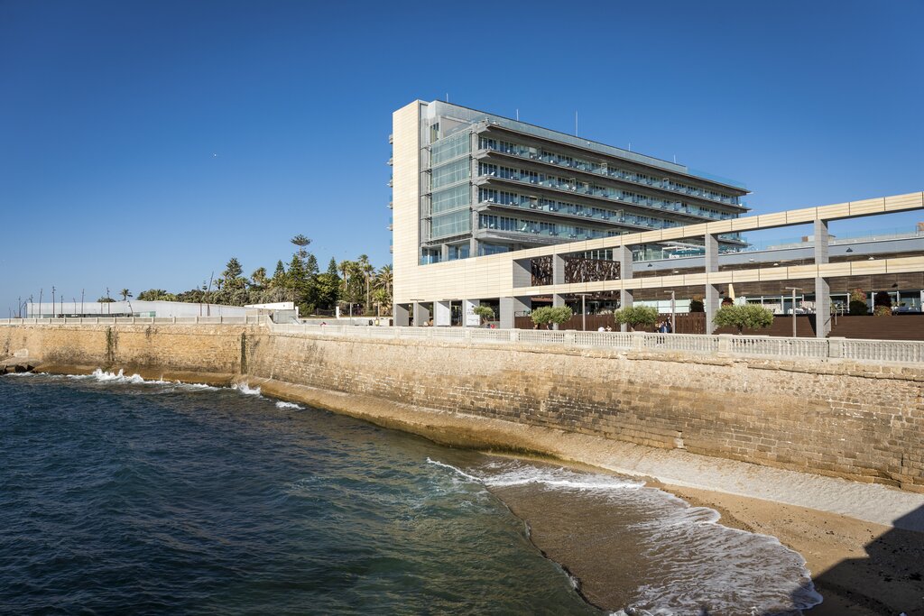 Hotel745