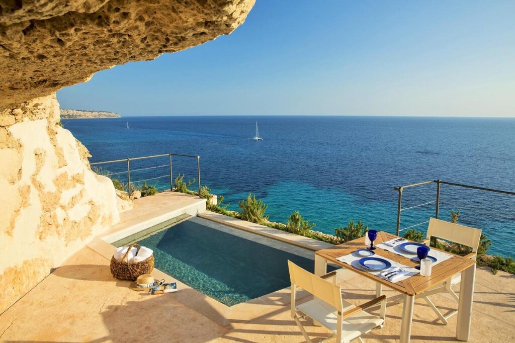 Hotel972