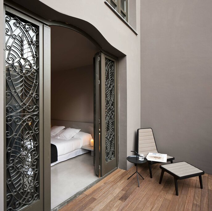 Hotel987