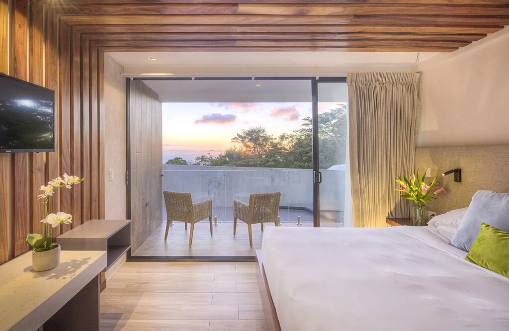 Hotel233