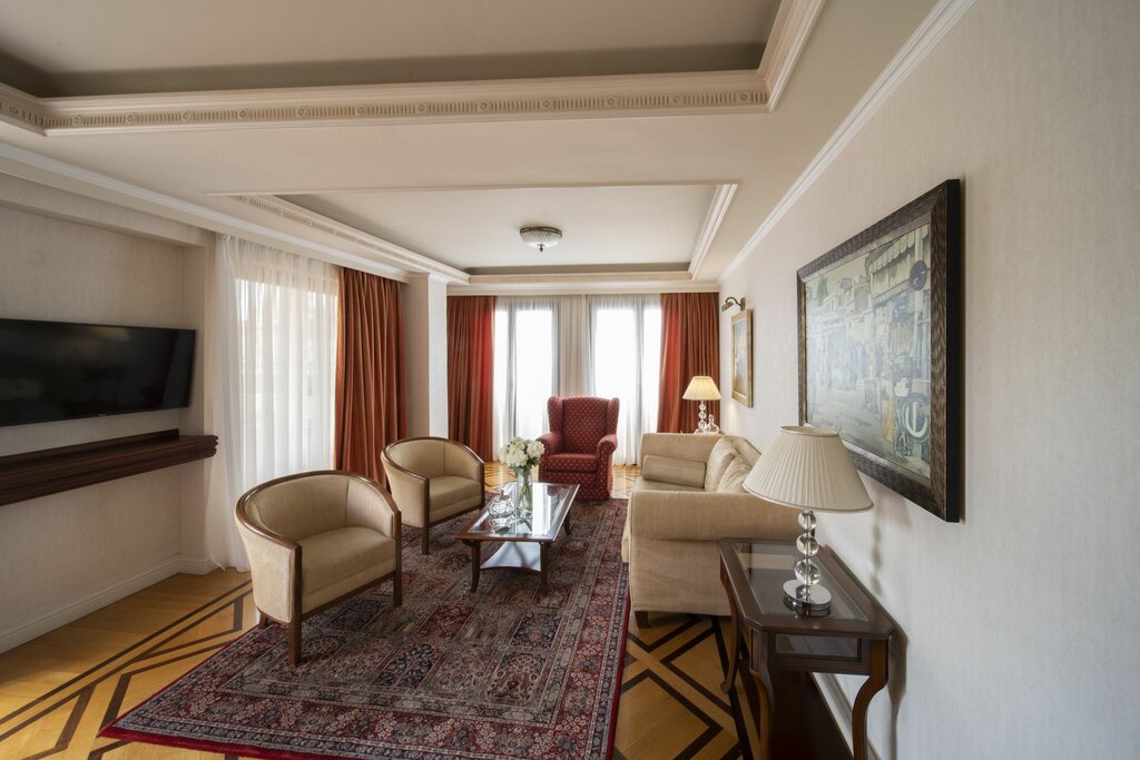 Hotel495