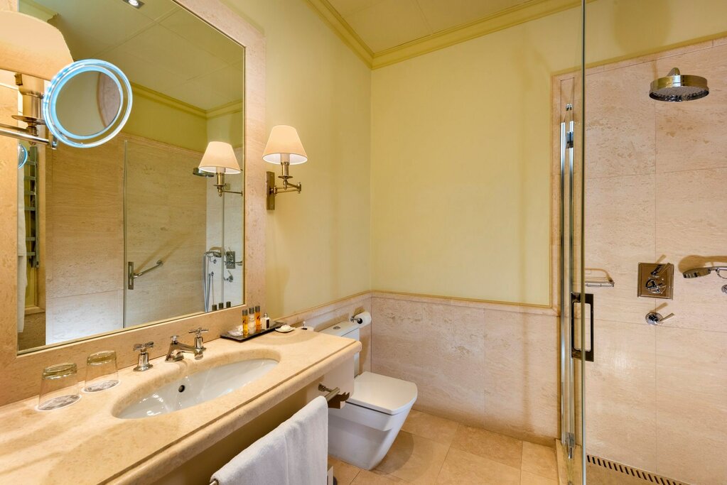 Hotel675