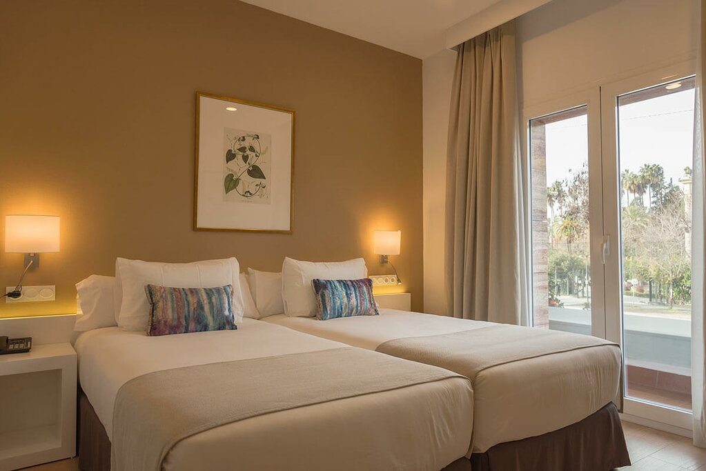 Hotel775