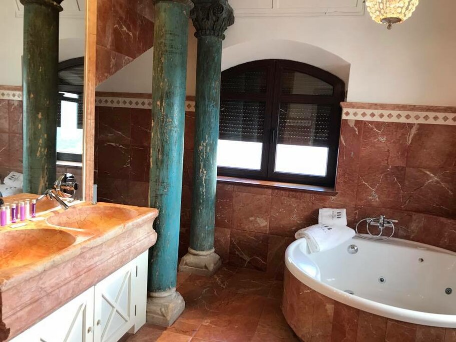 Hotel937