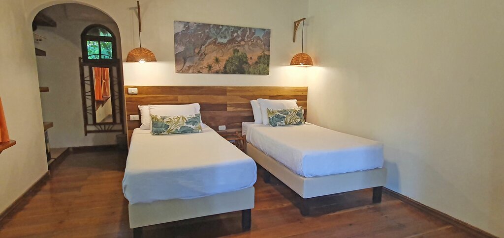 Hotel247