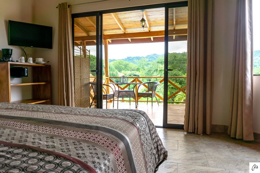 Hotel323