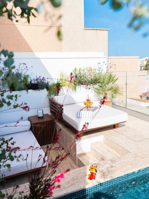 Hotel932