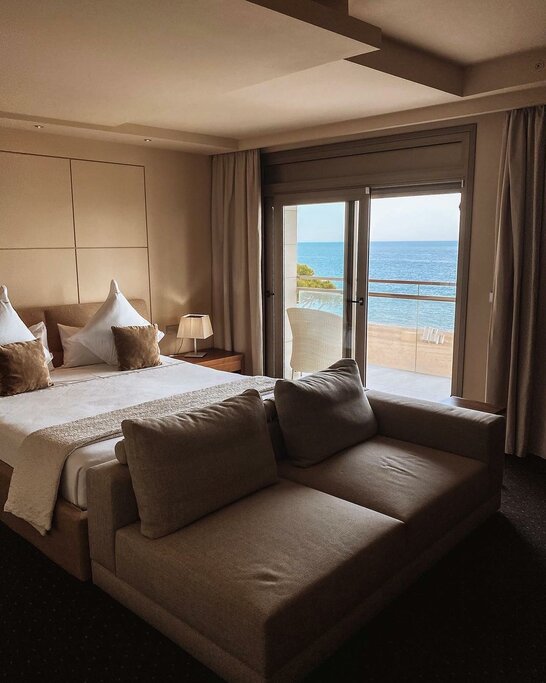 Hotel702