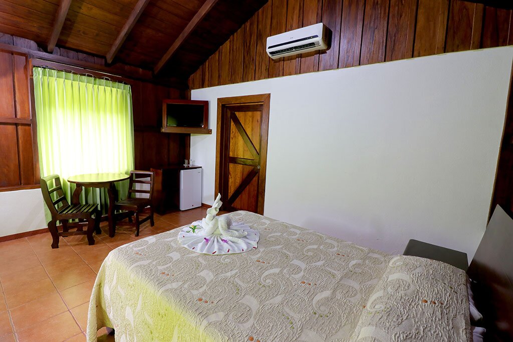Hotel232