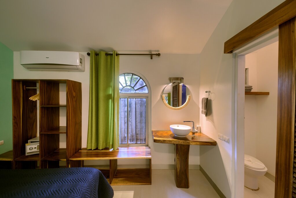 Hotel328