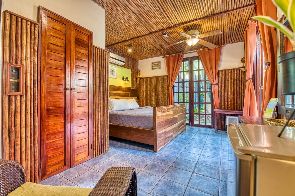 Hotel187