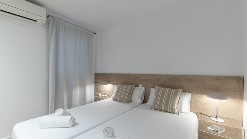 Hotel826