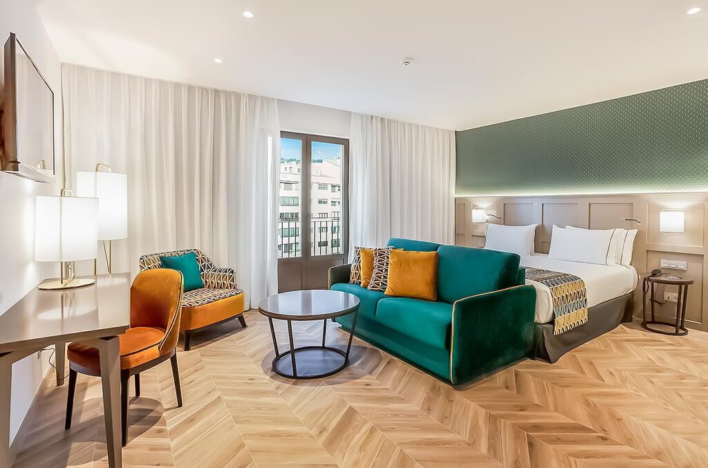 Hotel825