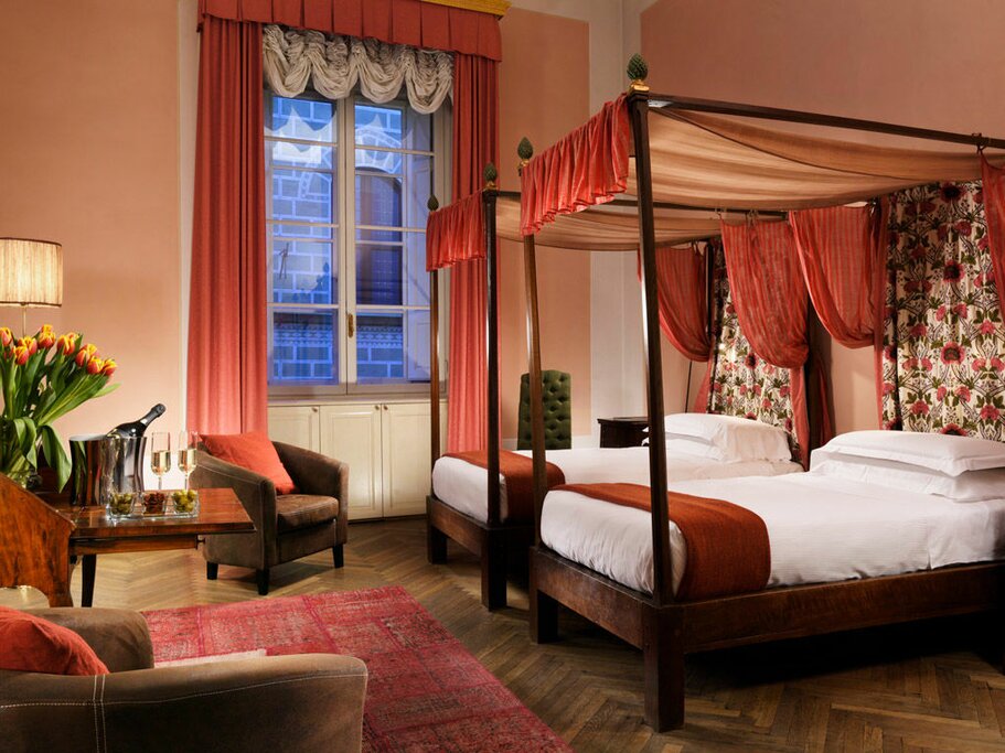 Hotel43