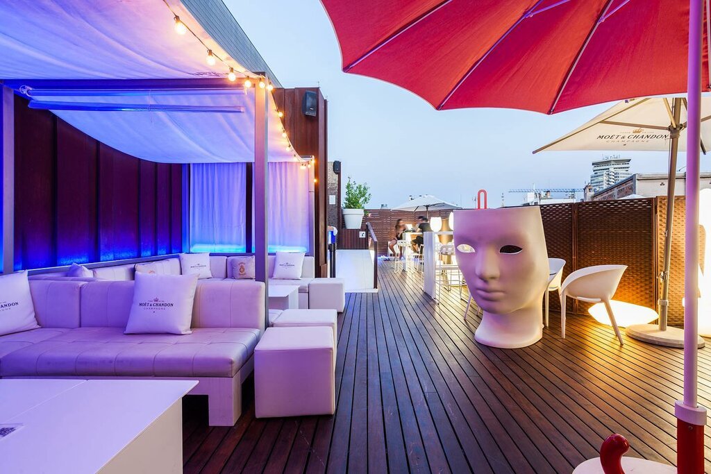 Hotel818