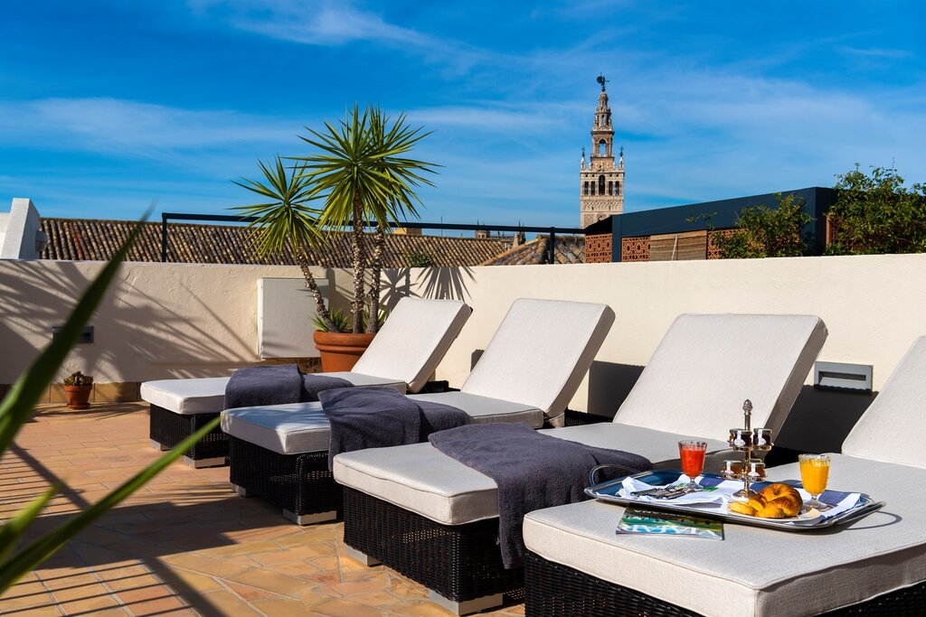 Hotel675