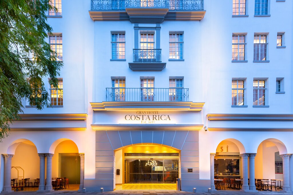 Hotel185