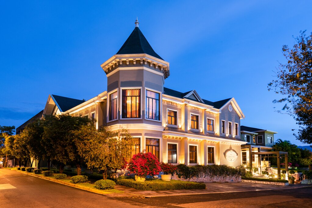 Hotel165