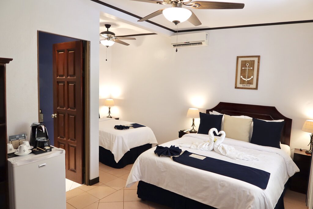 Hotel213