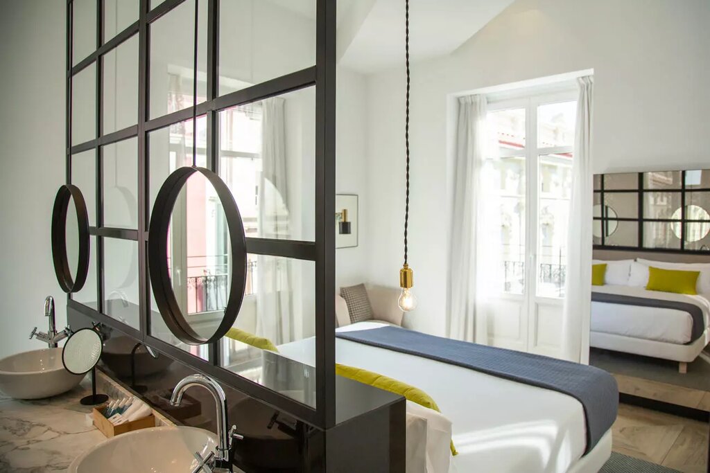 Hotel744