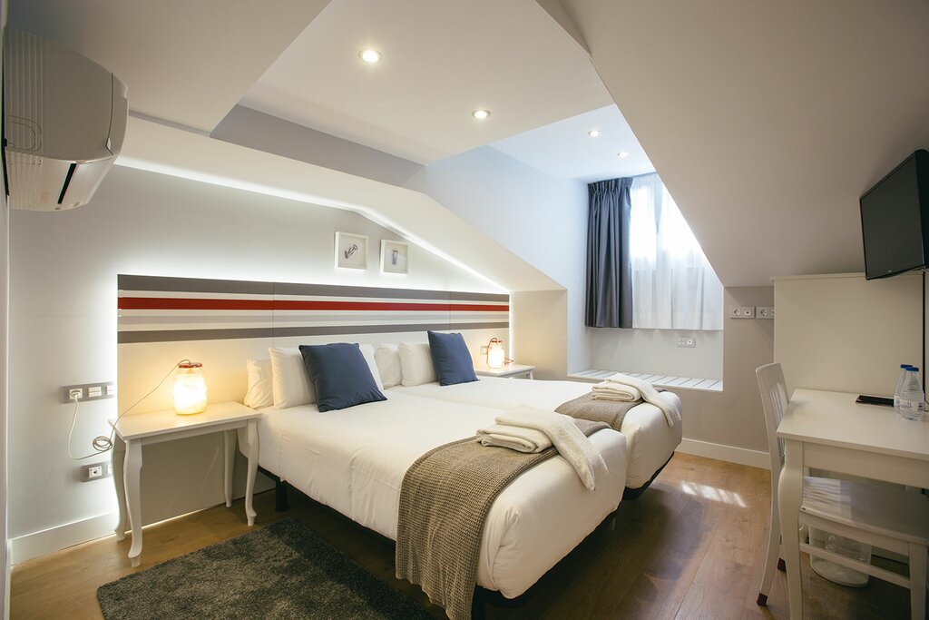 Hotel836
